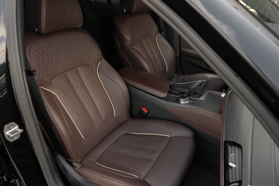 Аренда BMW 530d xDrive в Санкт-Петербурге