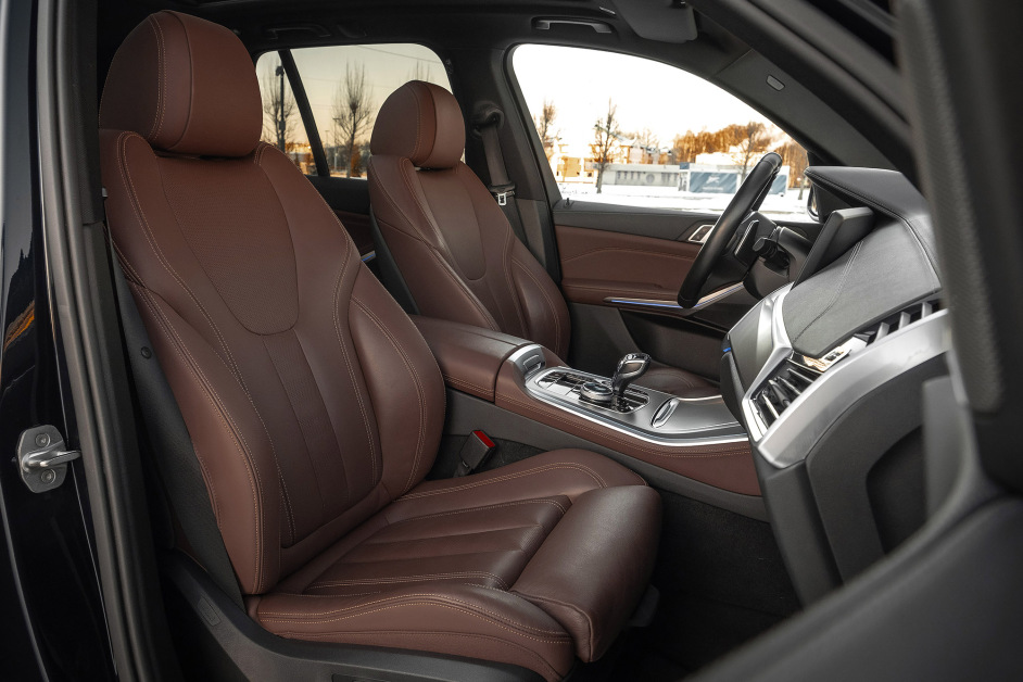 Аренда BMW X5 M50d в Санкт-Петербурге