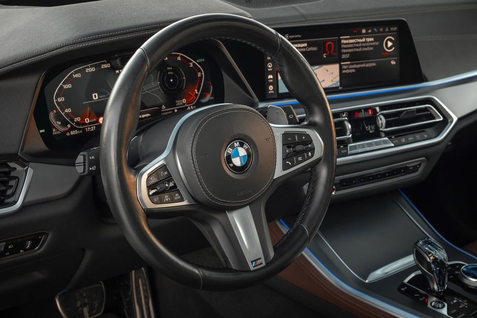 Аренда BMW X5 M50d в Санкт-Петербурге