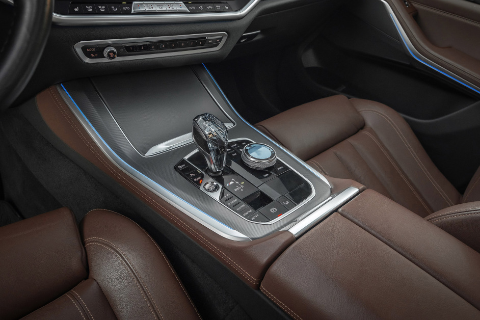 Аренда BMW X5 M50d в Санкт-Петербурге