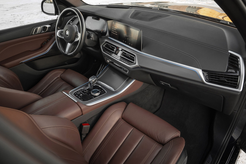 Аренда BMW X5 M50d в Санкт-Петербурге