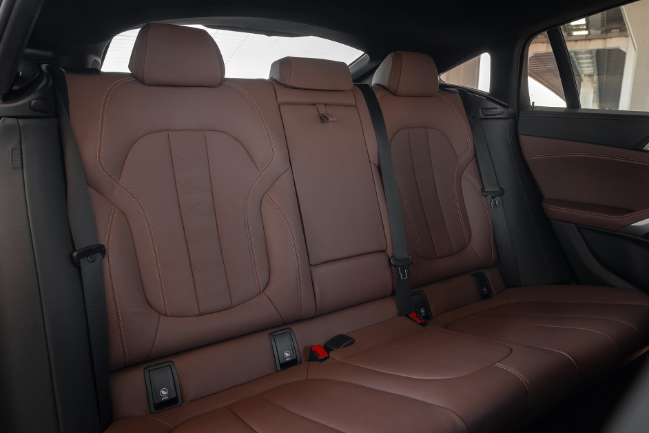 Аренда BMW X6 30d xDrive в Санкт-Петербурге
