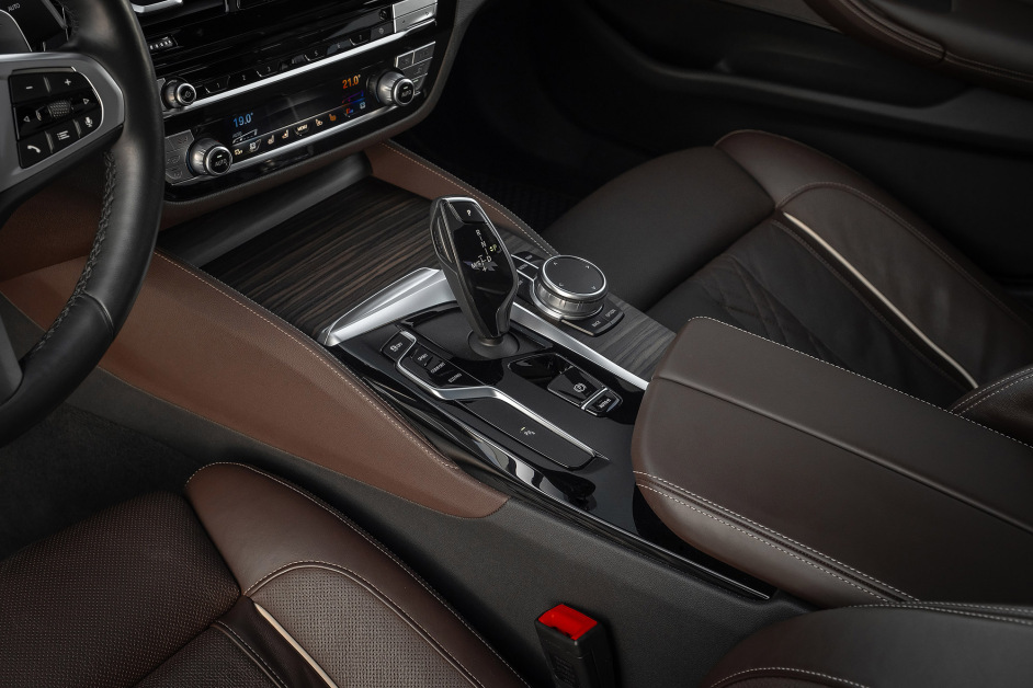 Аренда BMW 530i xDrive в Санкт-Петербурге