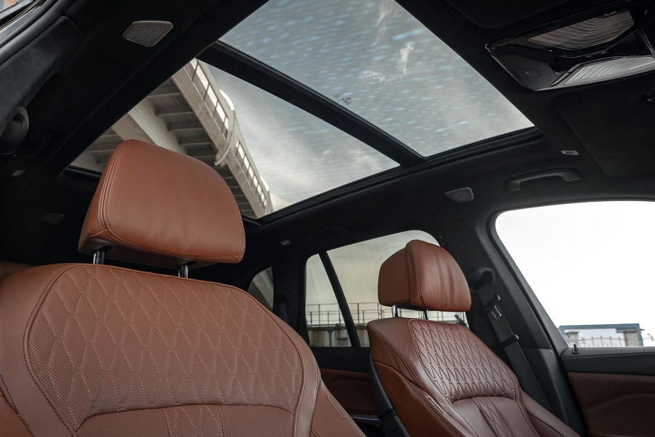 Аренда BMW X5 M50d в Санкт-Петербурге