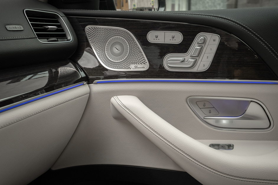 Аренда Mercedes GLS 450 в Санкт-Петербурге
