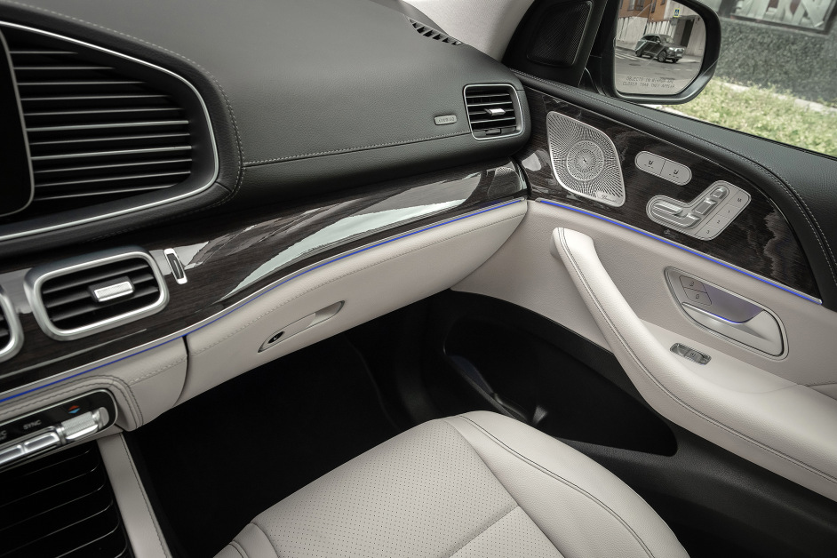 Аренда Mercedes GLS 450 в Санкт-Петербурге
