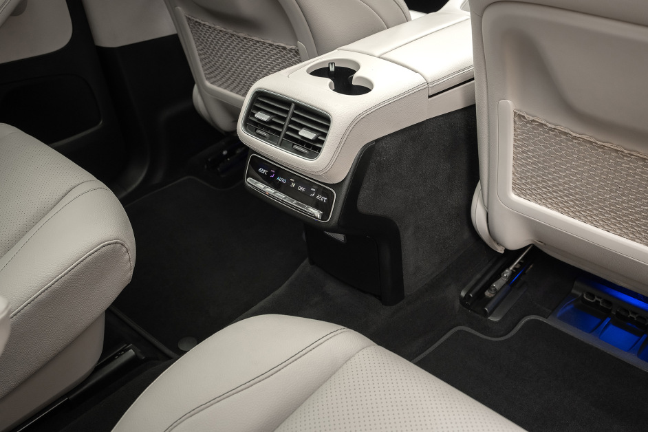 Аренда Mercedes GLS 450 в Санкт-Петербурге
