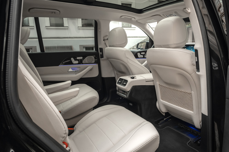 Аренда Mercedes GLS 450 в Санкт-Петербурге