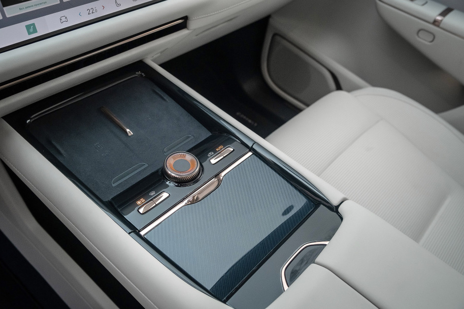 Аренда Lynk & Co 900 Ultra в Санкт-Петербурге
