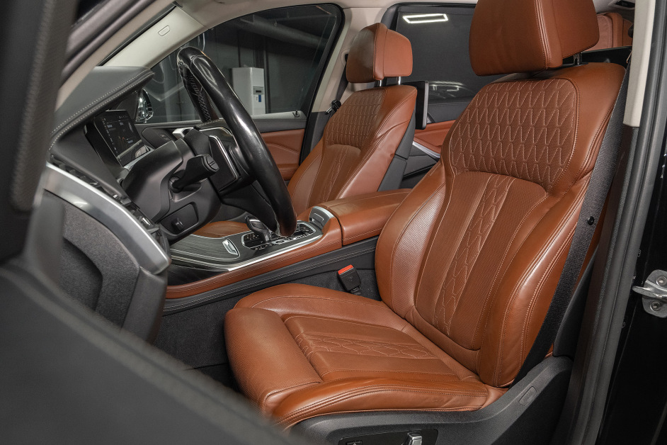 Аренда BMW X7 30d в Санкт-Петербурге