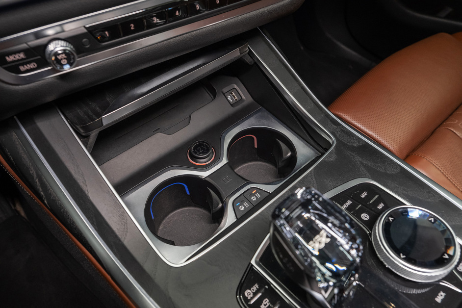 Аренда BMW X7 30d в Санкт-Петербурге