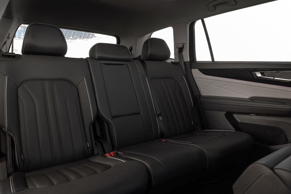 Аренда Volkswagen Terramont в Санкт-Петербурге